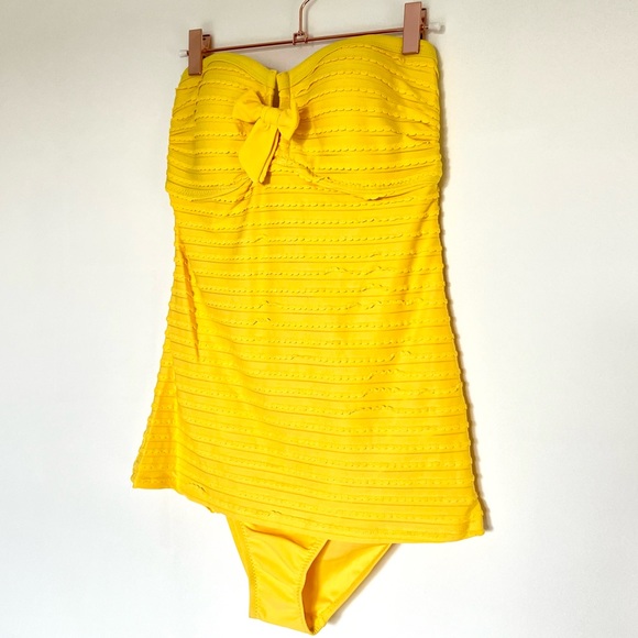 Retro Textured Yellow One piece Swimsuit by Jessica Simpson NEW - Picture 3 of 5